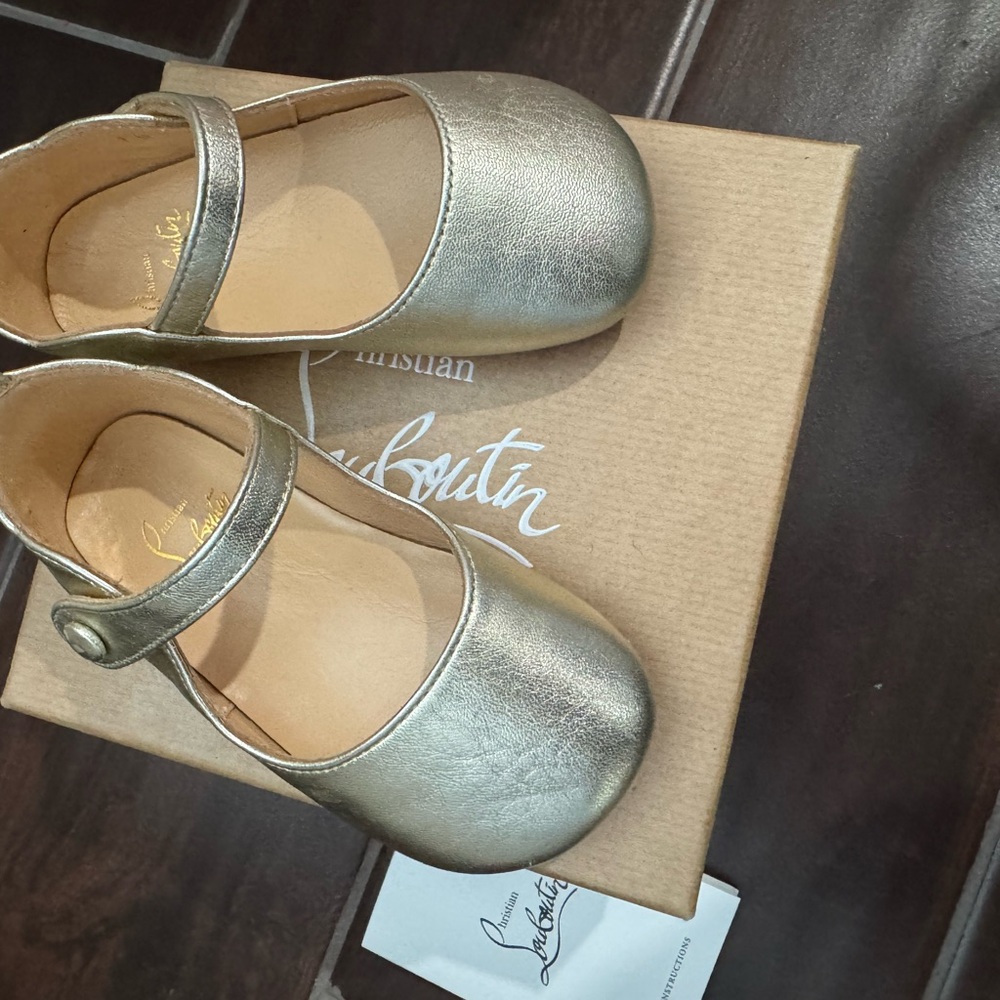 Baby love chick flat